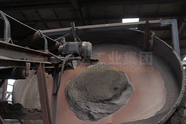 新疆年產(chǎn)十萬(wàn)噸有機(jī)無(wú)機(jī)復(fù)混肥生產(chǎn)線(xiàn)裝車(chē)發(fā)貨 新疆年產(chǎn)十萬(wàn)噸有機(jī)無(wú)機(jī)復(fù)混肥生產(chǎn)線(xiàn)裝車(chē)發(fā)貨