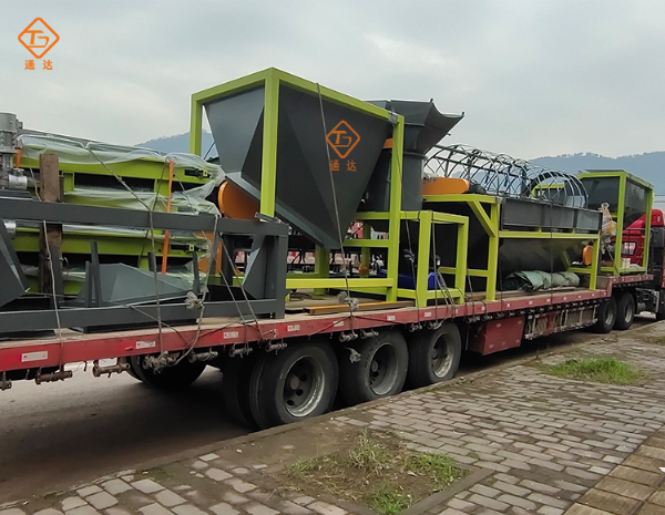 通達(dá)重工小型粉狀有機(jī)肥生產(chǎn)線已發(fā)往重慶萬州