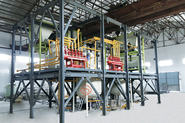 大量元素型液體水溶肥生產(chǎn)線01.jpg